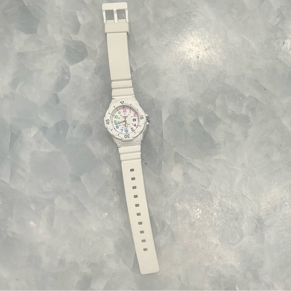 Casio white band, multicolor face - Picture 2 of 5